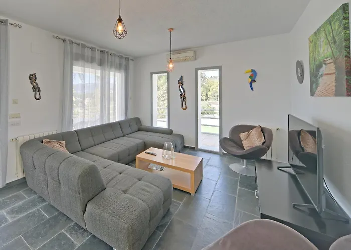 Fustera Villa