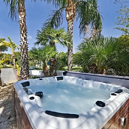 Вилла Fustera *